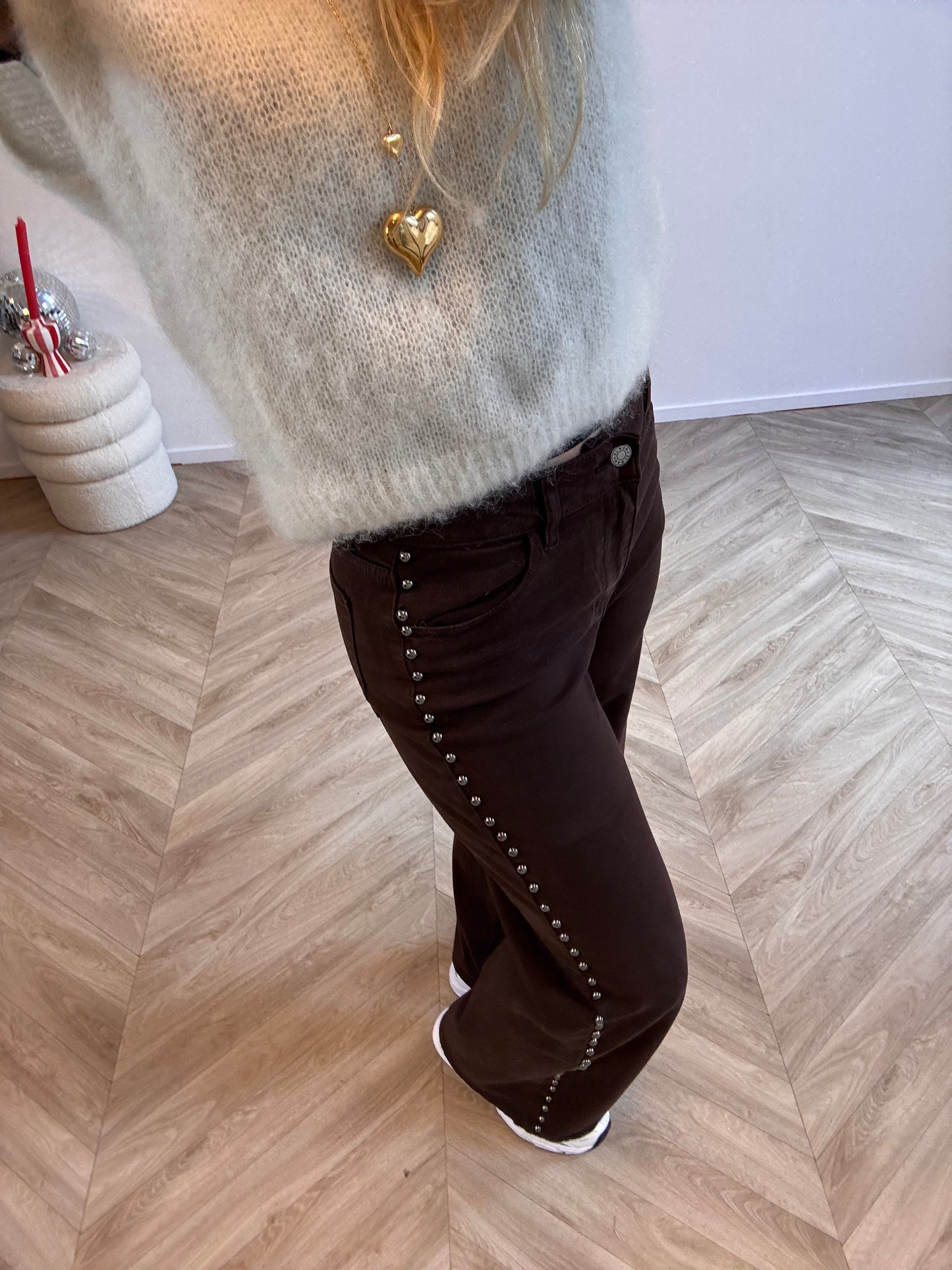 Lore Wide Leg Jeans Studs Bruin