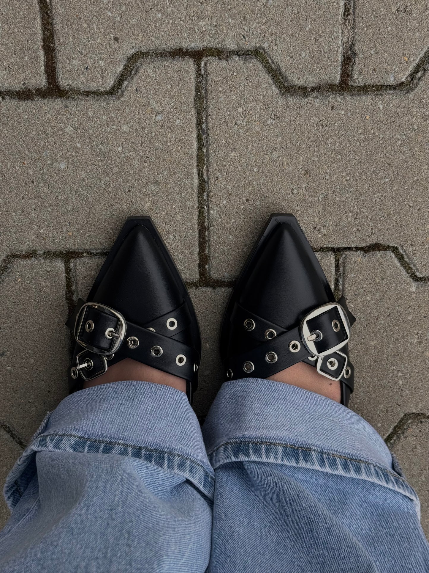 Tess Slingback Zwart (enkele gesp)