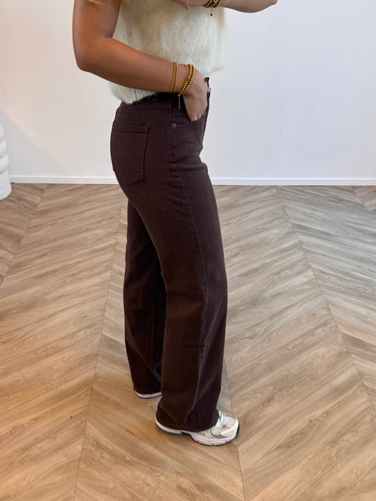 Lara Straight Leg Jeans Bruin