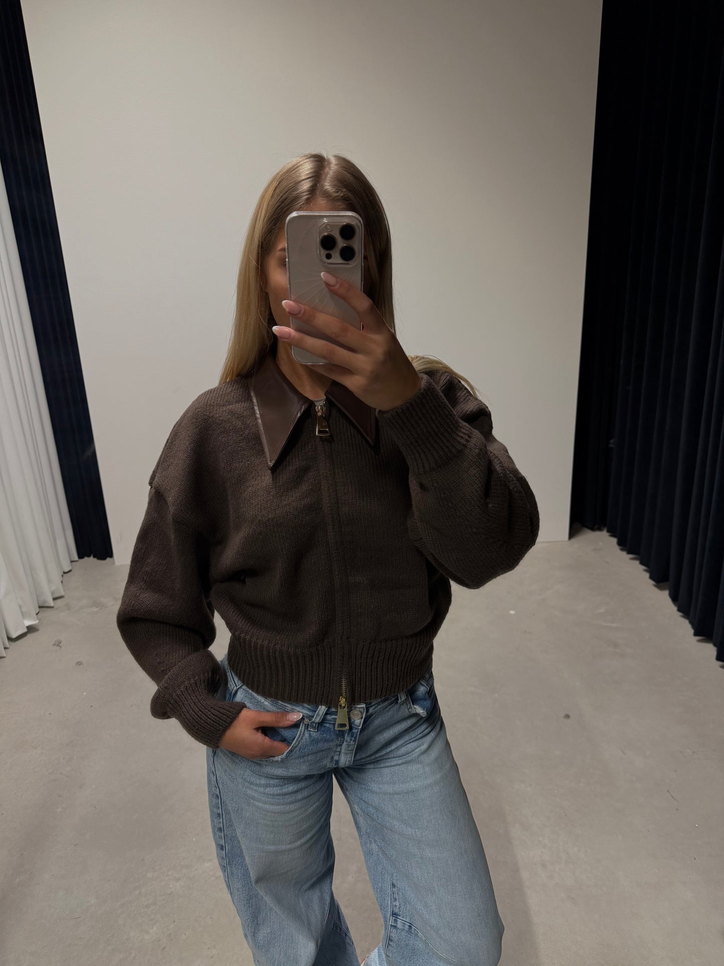 Mae Zipper Knit Donkerbruin