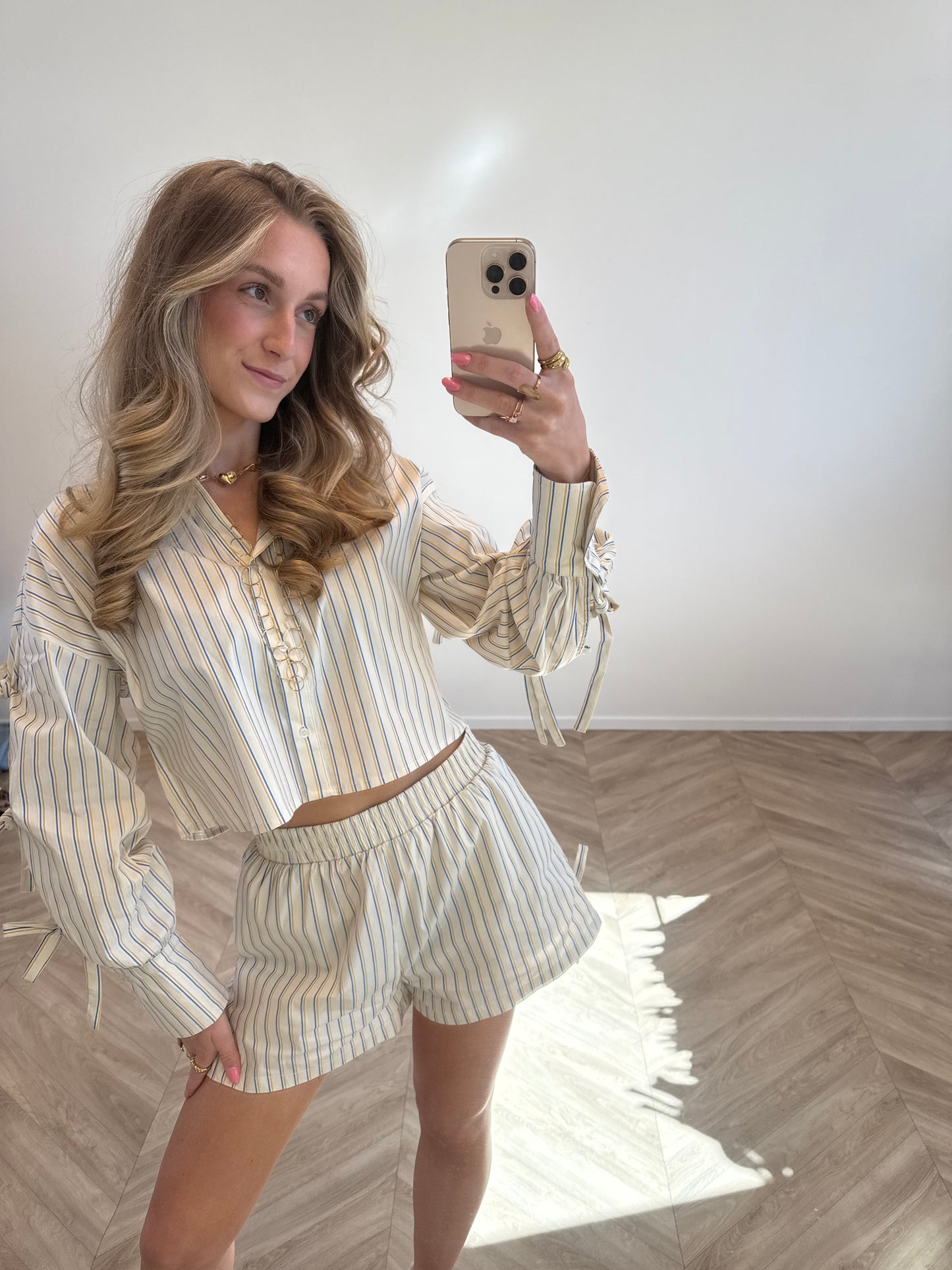 Sophie Short Geel